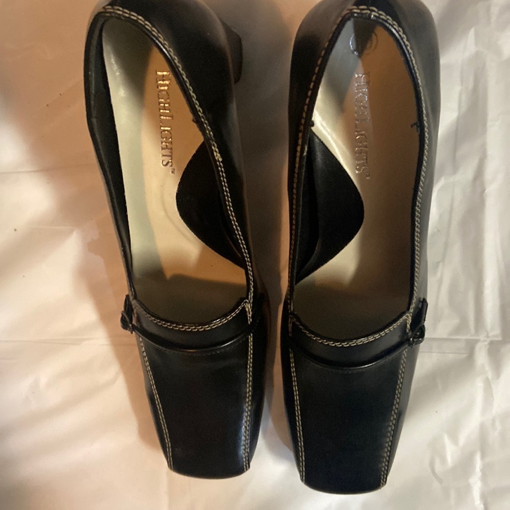 HIGHLIGHTS — BLACK SQUARE TOE PUMPS — WIDE 3” HEEL — SIZE 10